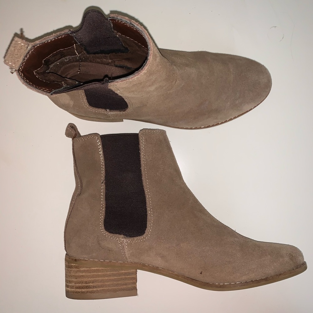 Gap Chelsea Nude Boots